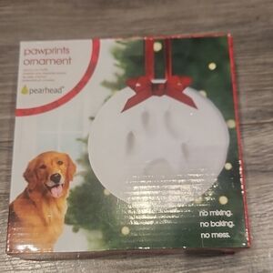 NWT Pearhead Pawprints Ornament - White
